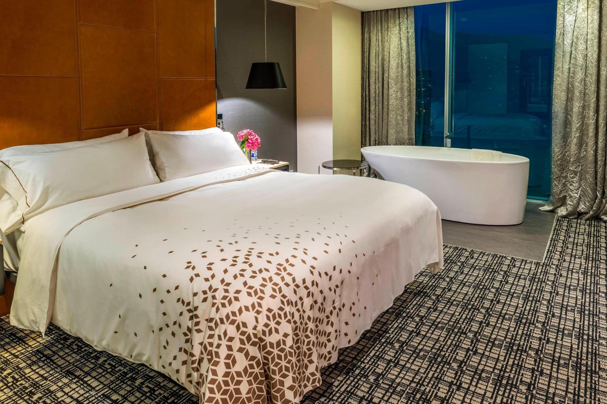 Renaissance Santiago By Marriott Hotell Exteriör bild