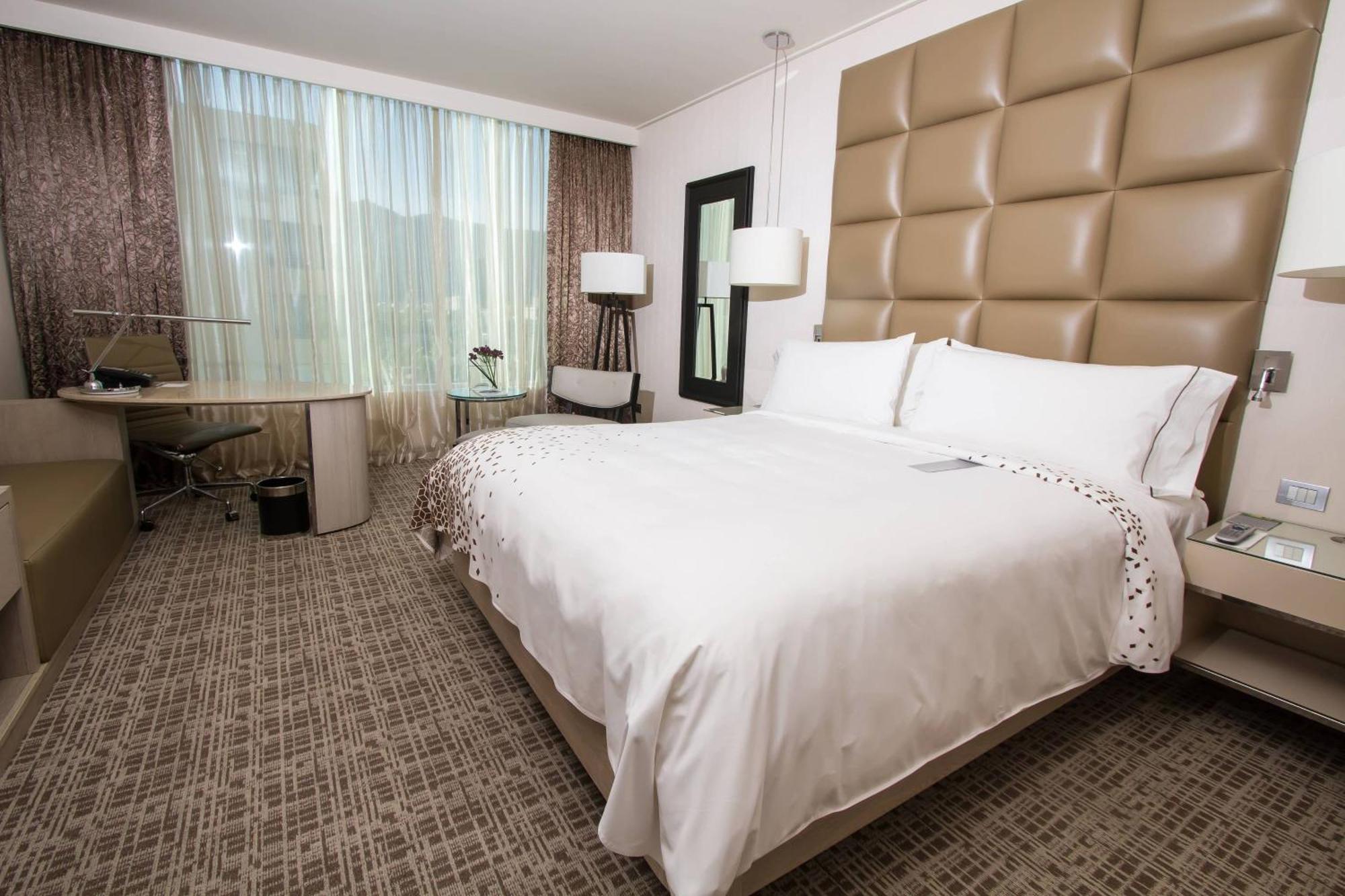 Renaissance Santiago By Marriott Hotell Exteriör bild